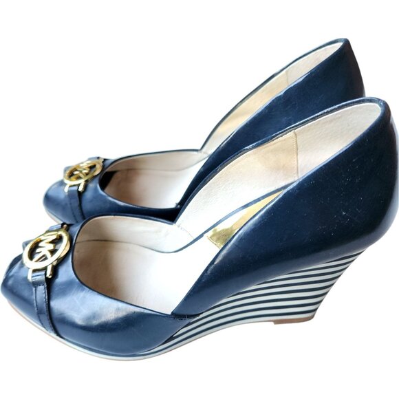 Michael Kors Women's Wedge Heels Navy Blue Patent Leather Size 7M - Picture 3 of 10